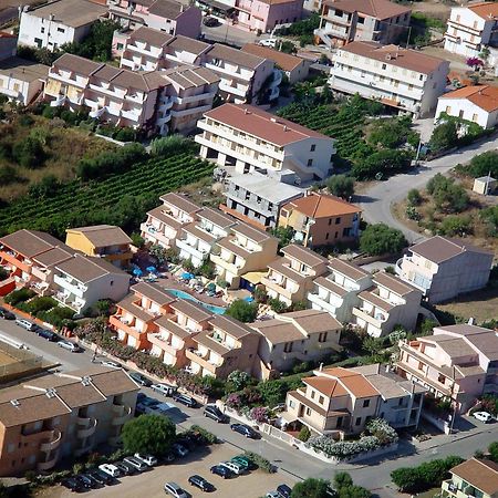 Borgo Del Tennis - Sa Ventana 2 Badesi Buitenkant foto